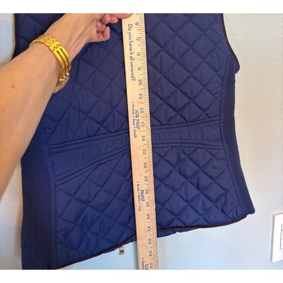 Active USA Womens Quilted Navy Vest Size S W/ Gold Zipper & Snap Details Sharp - Picture 9 of 9
